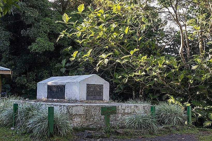 Mt. Vaea National Reserve (Robert Louis Stevenson’s Tomb)