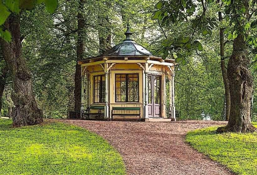 Royal Palace Gardens